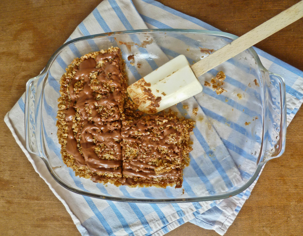 coconut oil milk chocolate flapjacks | confusedjulia.com