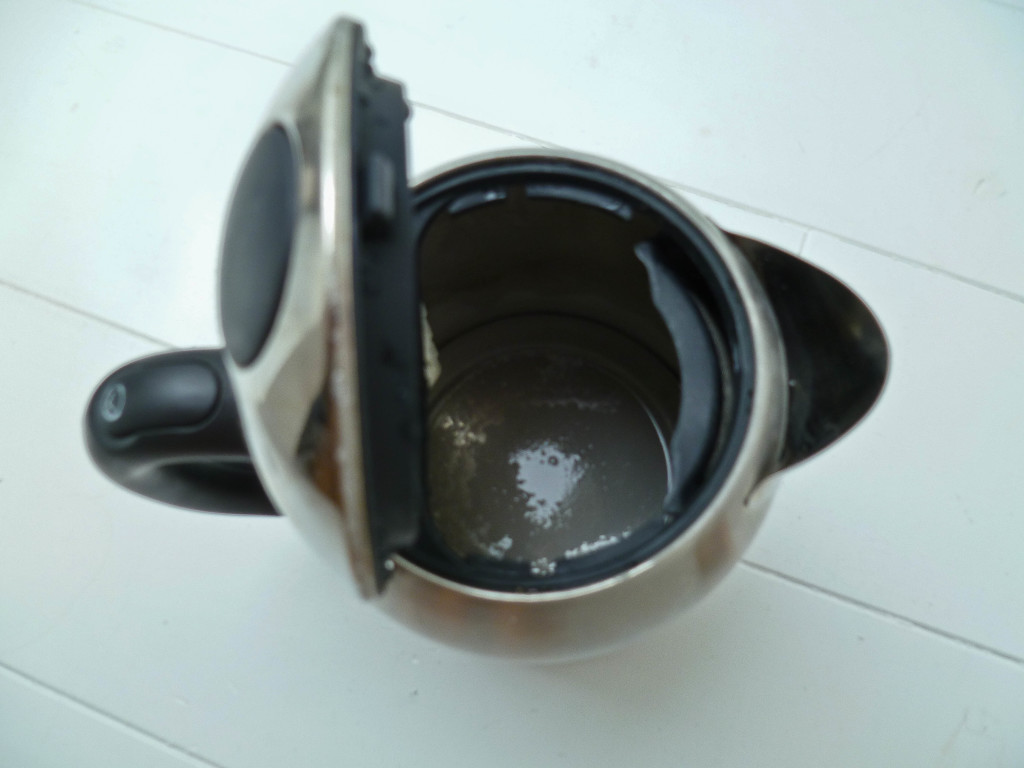 how to descale a kettle