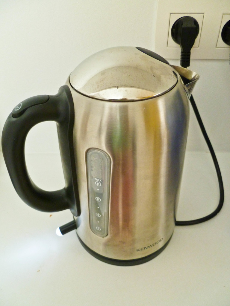 how to descale a kettle