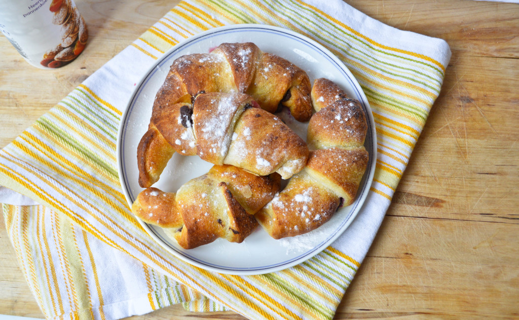 chocolate berry croissants