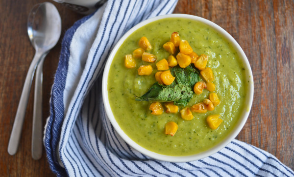 Mexican Courgette Soup with Roasted Corn and Mint / confusedjulia.com