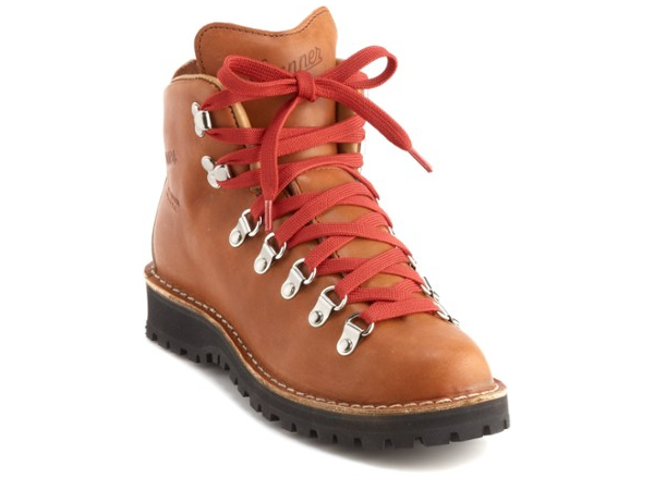 womens hiking boots stylish