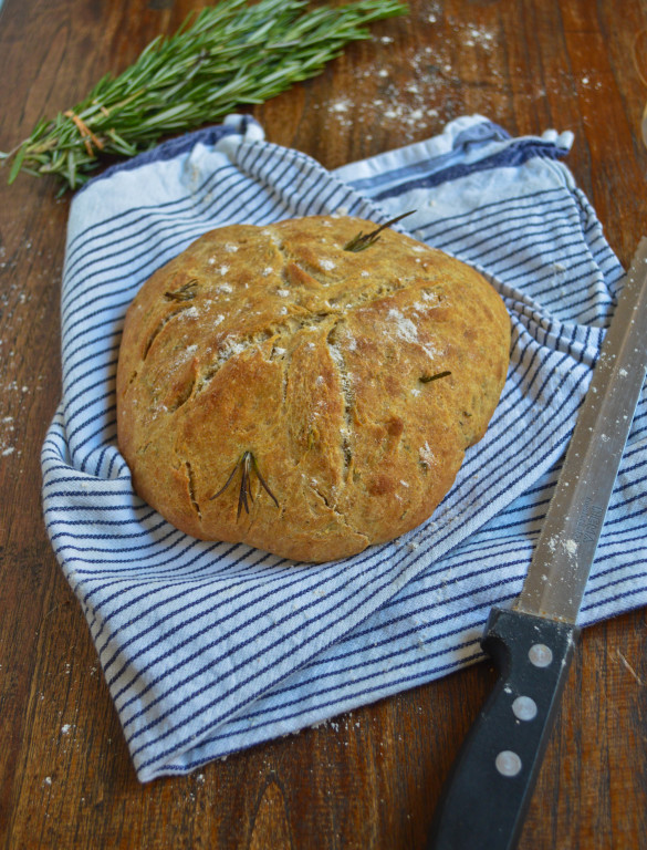 Rustic Rosemary Whole Wheat Bread / confusedjulia.com #bread #recipe