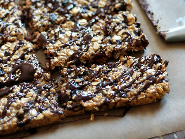 15 Chewy and Healthy Granola Bar Recipes | Hungry and Confused