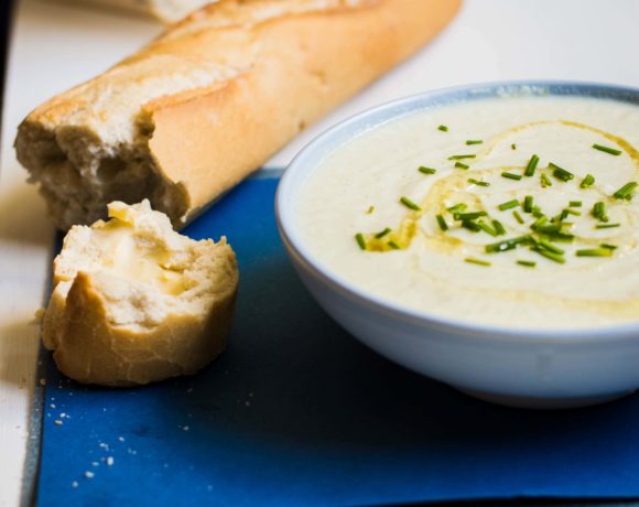 Creamy Cauliflower and Apple Soup