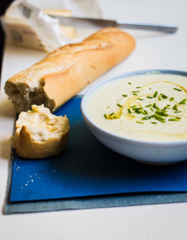 Creamy Cauliflower and Apple Soup