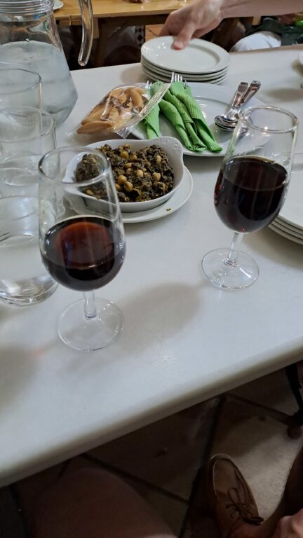 Bowl of spinach and chickpeas in seville