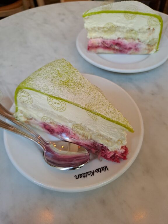 Two slices of princesstarta served at Vete-Katten