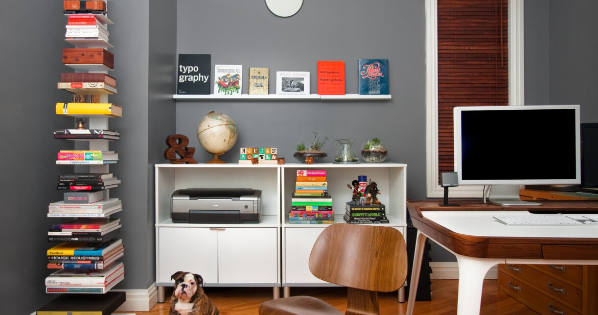 Photograph of office space in an apartment