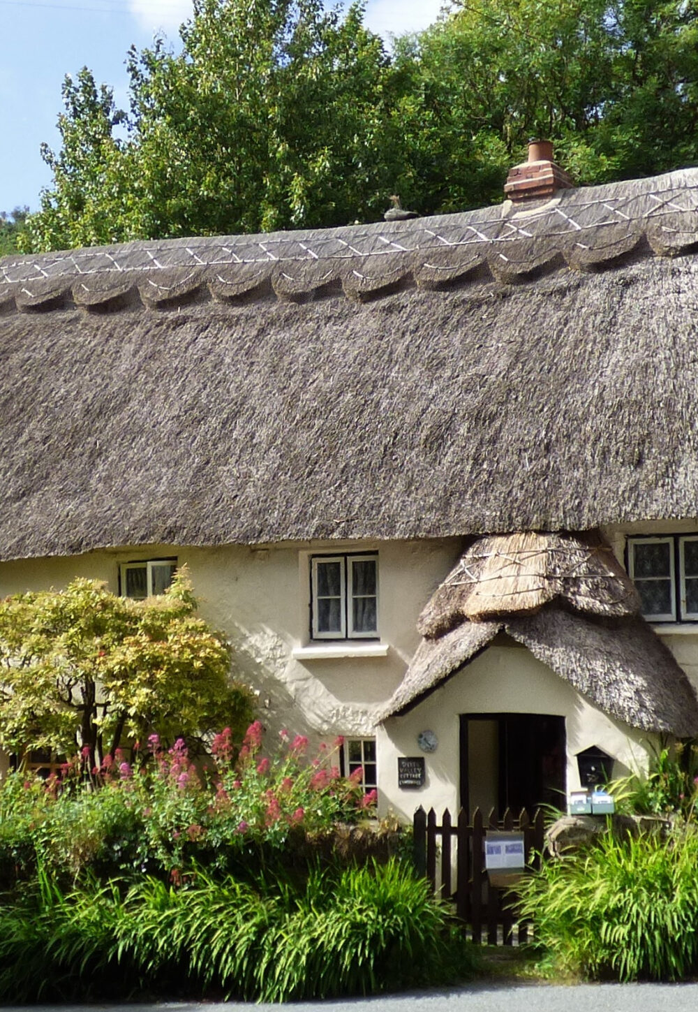 Thatched roof cottage in England